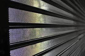 Puerta Enrollable Metalica Perforada Cornell ESD10 Screengard
